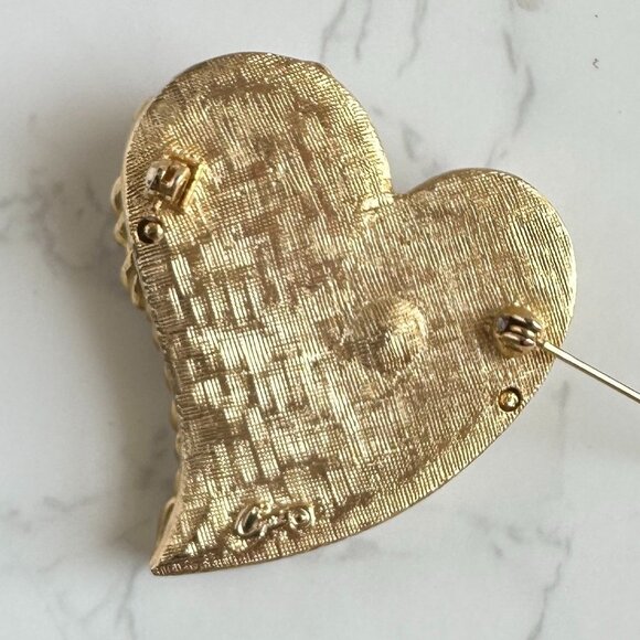 Modernist Gold-Tone Heart Brooch with Faux Pearl Accent Signed Capri - Picture 5 of 7
